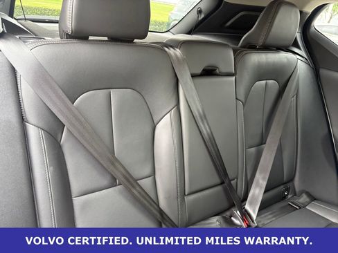 Certified 2025 Volvo XC40 B5 Plus AWD/4WD image 35