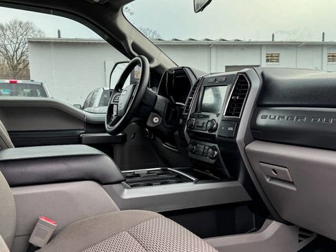 Used 2017 Ford F250 XLT w/ XLT Premium Package image 15