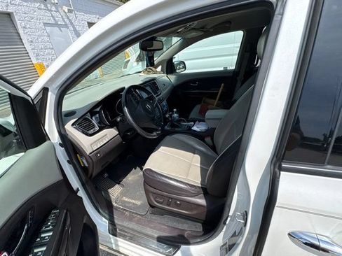 Used 2018 Kia Sedona SX Limited FWD image 38