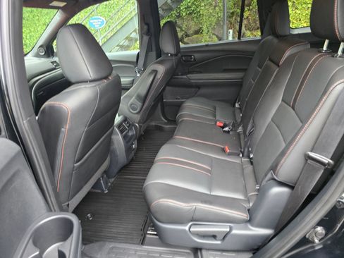 Used 2023 Honda Passport TrailSport image 17