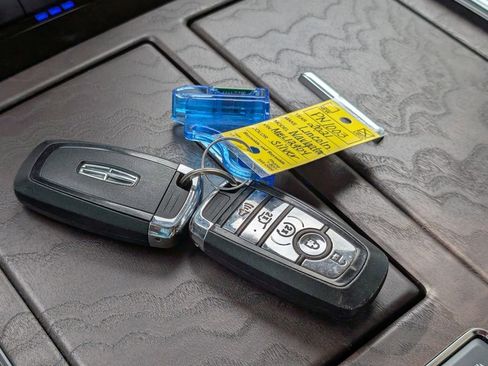 Used 2021 Lincoln Navigator Reserve w/ Luxury Package image 35