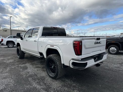 Used 2024 GMC Sierra 2500 Denali Ultimate image 9