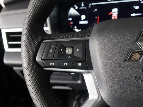 New 2026 Mitsubishi Outlander SE image 46