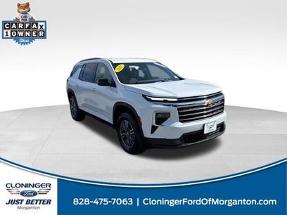 Used 2025 Chevrolet Traverse LT