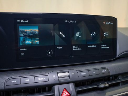 New 2025 Kia K4 LXS image 8