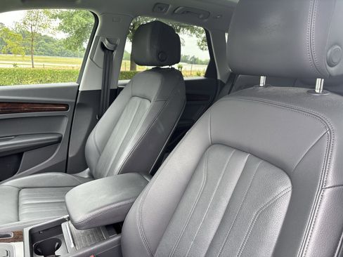 Used 2020 Audi Q5 2.0T Premium Plus AWD/4WD image 35