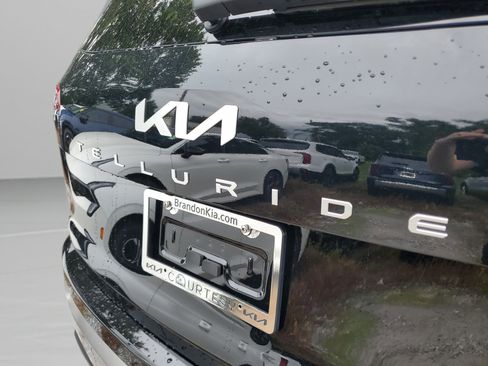 New 2025 Kia Telluride S image 28