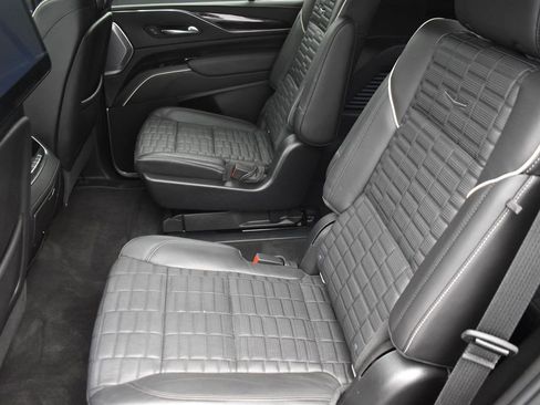 Used 2022 Cadillac Escalade Sport Platinum w/ LPO, ONYX Package AWD/4WD image 29
