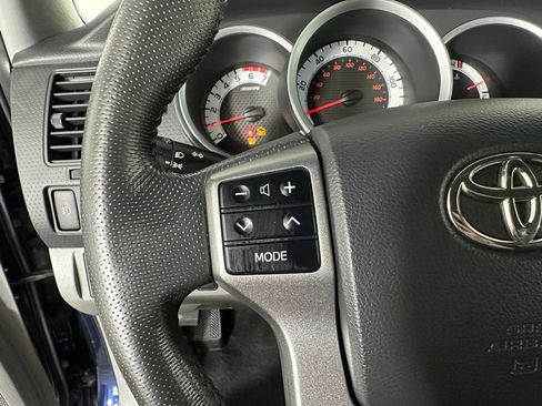 Used 2012 Toyota Tacoma 4x4 Access Cab V6 w/ SR5 Pkg image 11