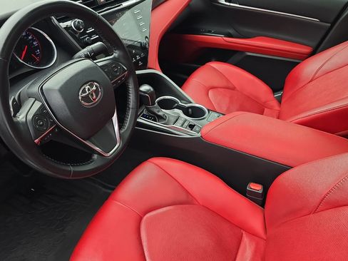 Used 2020 Toyota Camry XSE FWD image 9