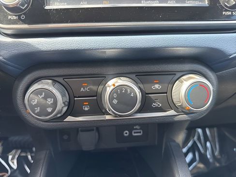 Used 2025 Nissan Versa SV image 17