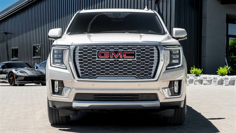 Used 2021 GMC Yukon Denali w/ Denali Ultimate Package AWD/4WD image 4