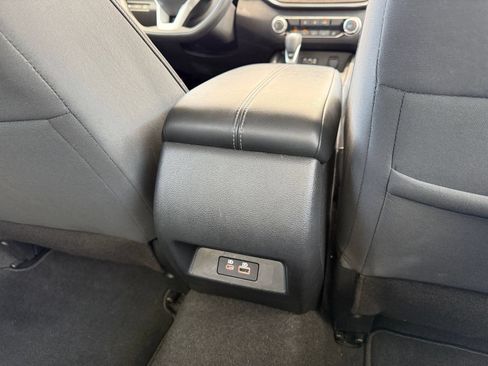 Used 2025 Nissan Altima 2.5 SV FWD image 23
