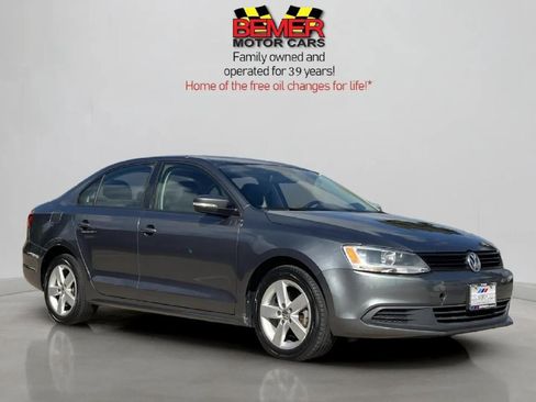 Used 2012 Volkswagen Jetta TDI image 7