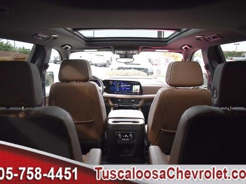 Used 2025 Chevrolet Tahoe High Country image 10