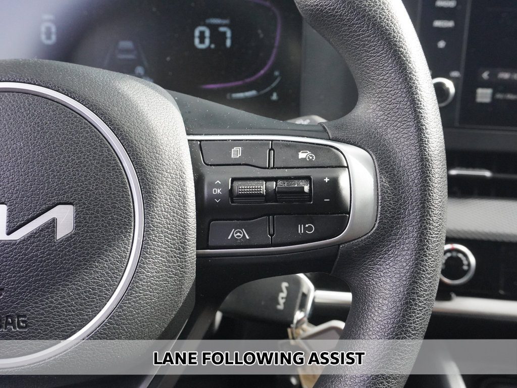 Used 2024 Kia Sportage LX AWD/4WD image 3
