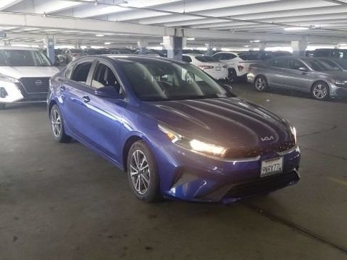 Certified 2024 Kia Forte LXS FWD image 2