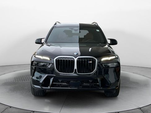 Certified 2025 BMW X7 M60i w/ Executive Package image 2