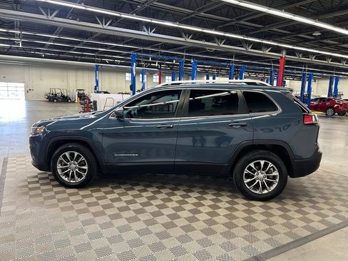 Used 2020 Jeep Cherokee Latitude Plus w/ Comfort/Convenience Group FWD image 8