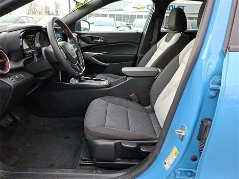 Certified 2024 Chevrolet Trax RS w/ Sunroof Package image 8