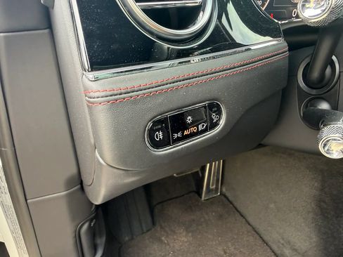 Used 2021 Bentley Flying Spur W12 AWD/4WD image 78