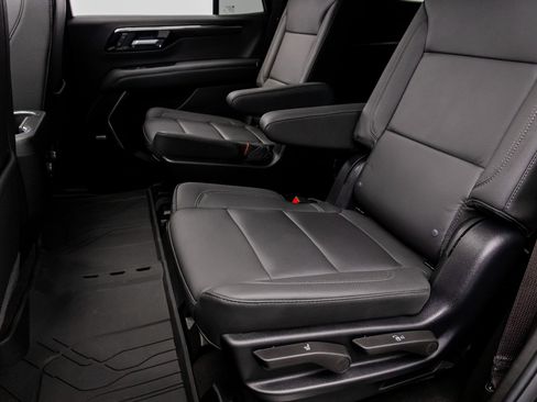 Used 2026 Chevrolet Tahoe Z71 w/ Comfort Package AWD/4WD image 35