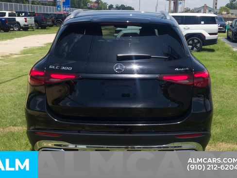 Used 2024 Mercedes-Benz GLC 300 4MATIC image 7