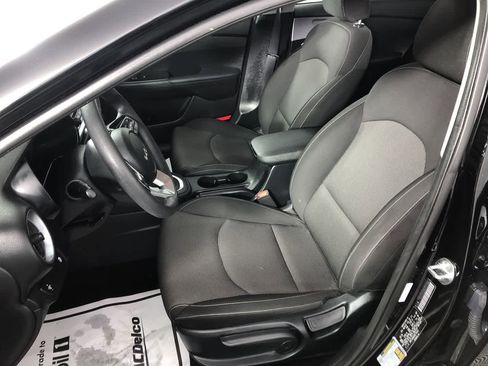 Used 2024 Kia Forte LXS image 12