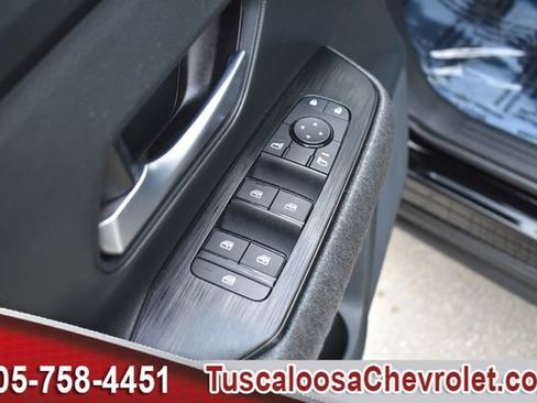 Used 2025 Nissan Kicks SV w/ Interior Electronics Package FWD image 19