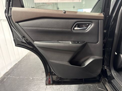 Used 2021 Nissan Rogue Platinum AWD/4WD image 18