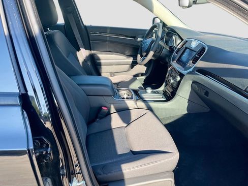Used 2023 Chrysler 300 Touring w/ Sport Appearance Package RWD image 26