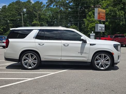 Used 2021 GMC Yukon Denali w/ Denali Premium Package RWD image 6