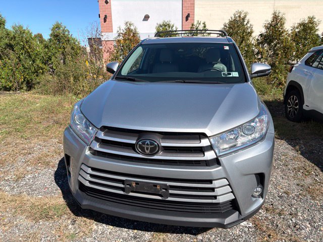 Used 2019 Toyota Highlander XLE w/ Protection Package #3 AWD/4WD image 1