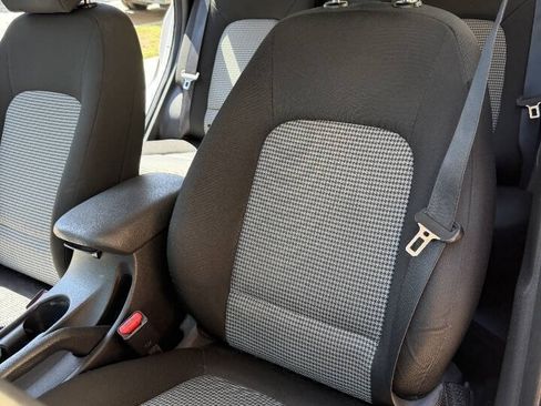 Used 2019 Hyundai Kona SE FWD image 13