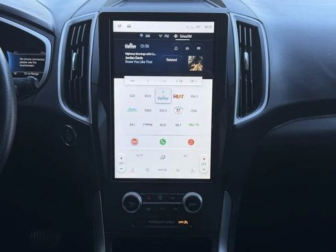 Used 2021 Ford Edge SEL image 23