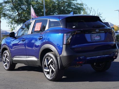 Certified 2025 Nissan Kicks SV image 3