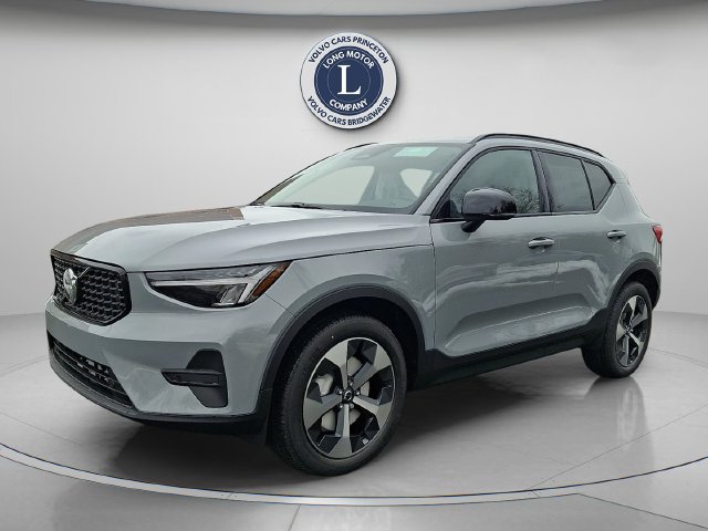 New 2026 Volvo XC40 B5 Core w/ Protection Package Premier AWD/4WD image 2