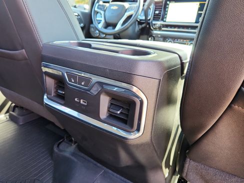 Used 2024 Chevrolet Silverado 2500 LTZ w/ LTZ Convenience Package image 33