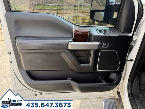 Used 2017 Ford F150 Platinum w/ Equipment Group 701A Luxury AWD/4WD image 15