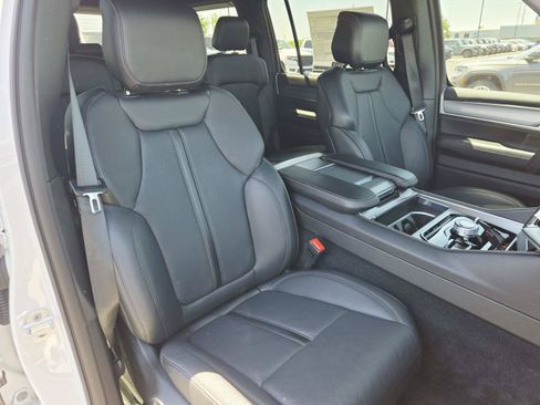 New 2026 Jeep Grand Wagoneer Limited AWD/4WD image 19