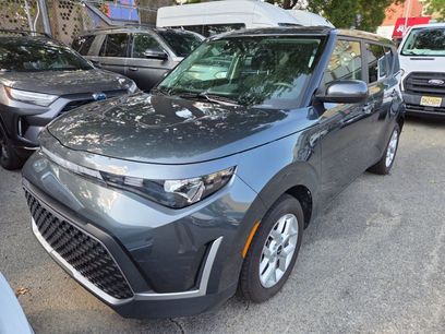 Used 2025 Kia Soul LX w/ LX Technology Package