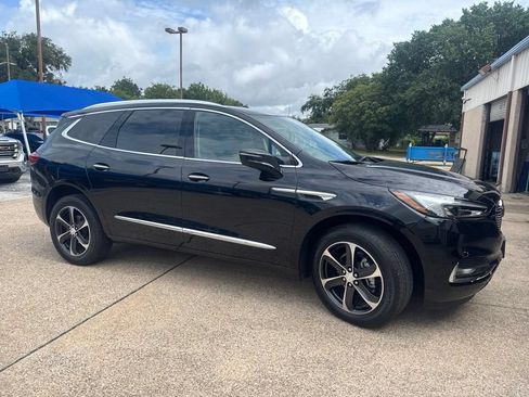 Used 2020 Buick Enclave Essence w/ Sport Touring Edition FWD image 3