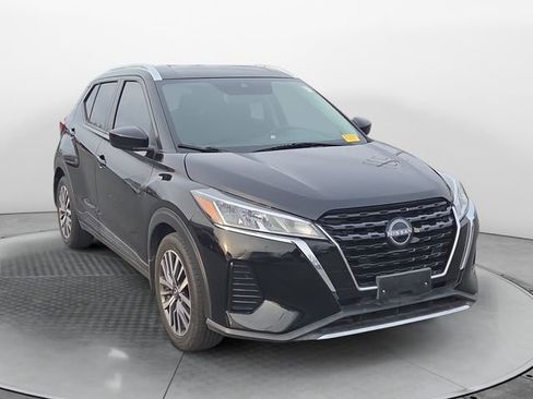 Used 2023 Nissan Kicks SV image 7