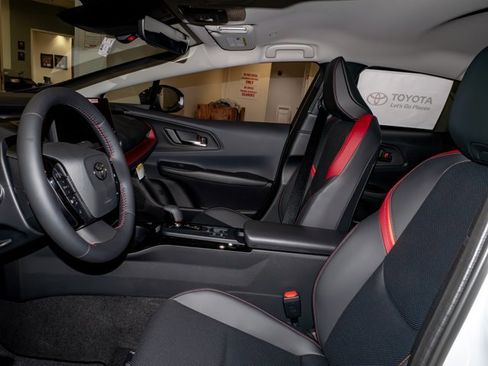 New 2026 Toyota Prius Plug-In Hybrid FWD image 11