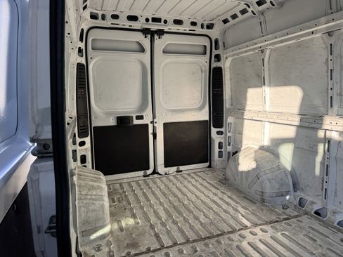 Used 2024 RAM ProMaster 2500 w/ Safety Group image 8