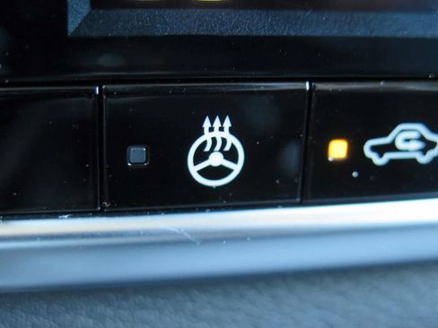 Used 2024 Nissan Rogue SL FWD image 17