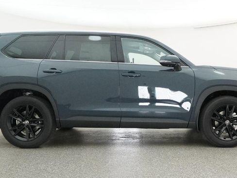 Used 2026 Toyota Grand Highlander AWD image 10