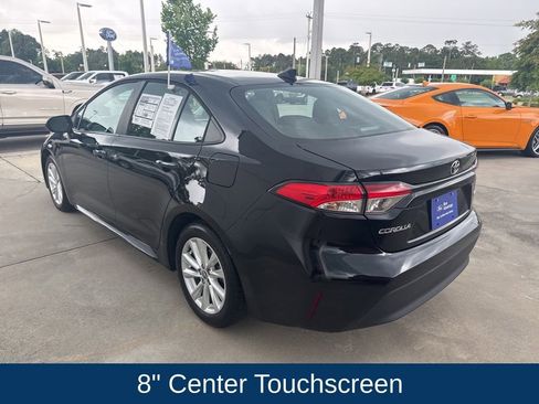 Used 2024 Toyota Corolla LE w/ LE Convenience Package FWD image 4