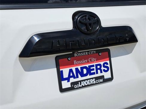 Used 2021 Toyota 4Runner Venture image 7