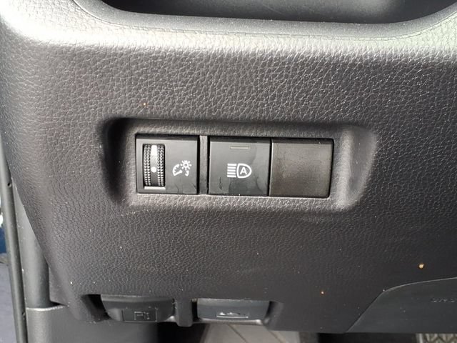Used 2025 Toyota RAV4 XLE AWD/4WD image 5